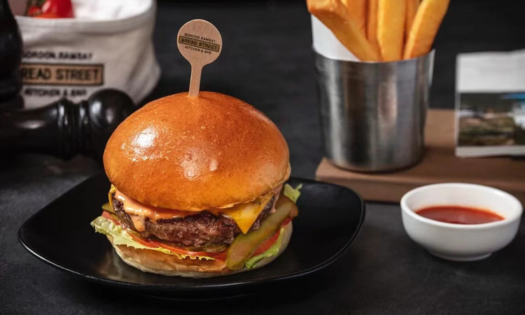 Bread Street Kitchen &Bar-Gordon Ramsay(亚特兰蒂斯bsk店) - 全国335座高尔夫球场实时预订-高球爱好者一站式订场平台