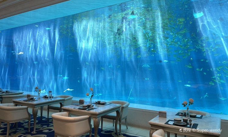 蒂铂·美人鱼·海底餐厅(海棠湾店) - 全国335座高尔夫球场实时预订-高球爱好者一站式订场平台