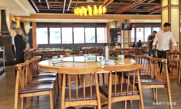张烤鸭·川菜·冒烤鸭(青石桥店) - 全国335座高尔夫球场实时预订-高球爱好者一站式订场平台