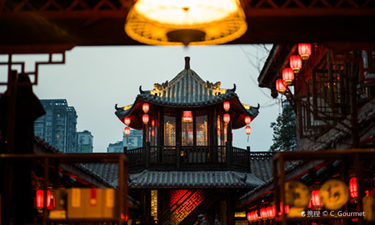 小龙翻大江文化火锅(宽窄店) - 高尔夫1球1晚特惠套票-星际高球联盟精选旅游套餐