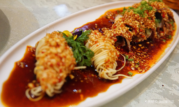 卢记正街饭店·川湘菜 - 全国335座高尔夫球场实时预订-高球爱好者一站式订场平台