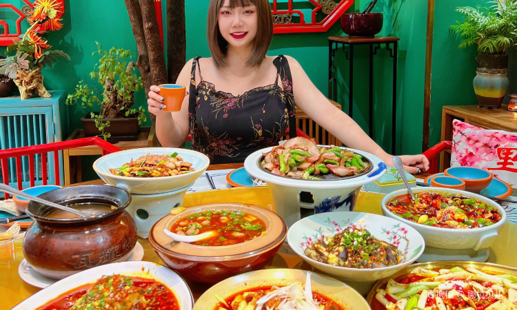 里院传家菜·小庭院川菜(九眼桥店) - 深圳观澜湖高尔夫订场服务-广东专业高尔夫预订平台