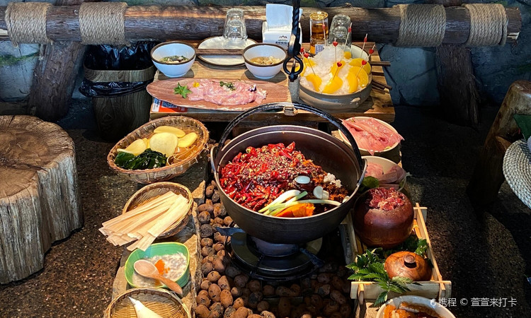 锅锅九丛林火锅(东郊记忆店) - 深圳观澜湖高尔夫订场服务-广东专业高尔夫预订平台