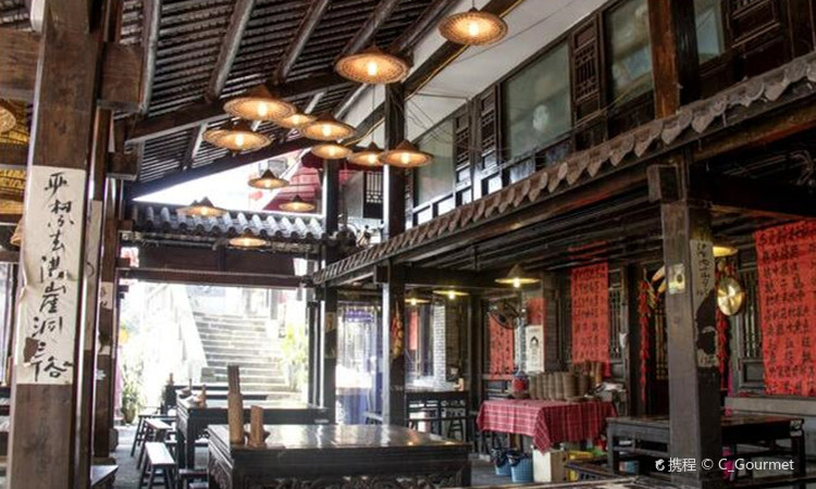 饭江湖·江湖菜(湖广会馆店) - 高尔夫1球1晚特惠套票-星际高球联盟精选旅游套餐