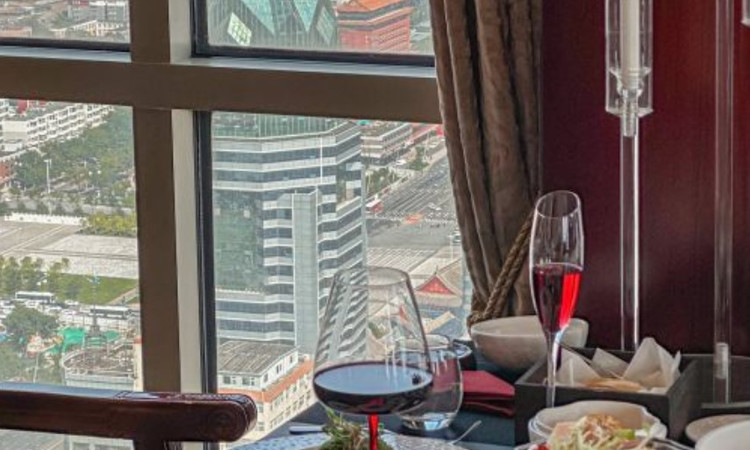 伍贰赫兹·云上法餐厅(太原店) - 星际高球联盟-中国精英人士高尔夫旅游度假实景