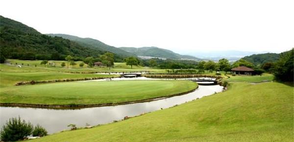 宝冢榉树山乡村俱乐部