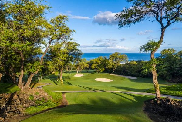 威雷亚高尔夫俱乐部绿宝石球场