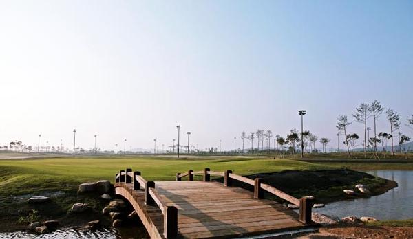 松树高尔夫俱乐部