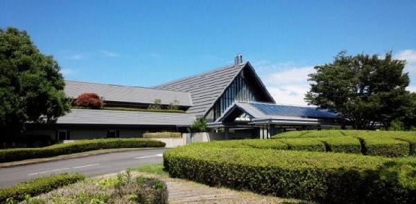 峰会高尔夫俱乐部 - 阳江保利银滩高尔夫套票-海滨高尔夫旅游1球1晚套餐