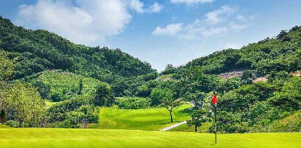 黑石贝尔森林乡村俱乐部 - 阳江保利银滩高尔夫套票-海滨高尔夫旅游1球1晚套餐