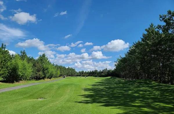 务安乡村俱乐部 - 全国335座高尔夫球场实时预订-高球爱好者一站式订场平台