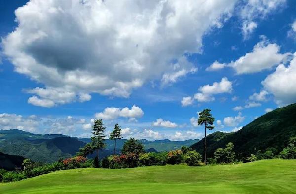 黑谷乡村俱乐部 - 全国335座高尔夫球场实时预订-高球爱好者一站式订场平台