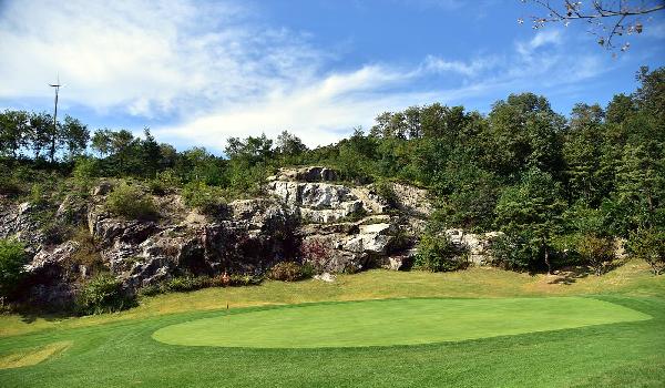 国王岩乡村俱乐部 - 海口观澜湖高尔夫球场预订-海南高尔夫旅游攻略推荐