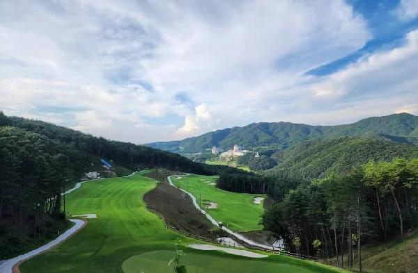 月城里乡村俱乐部 - 全国335座高尔夫球场实时预订-高球爱好者一站式订场平台