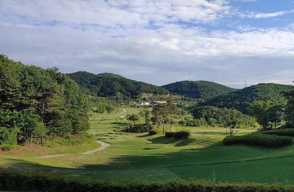 智能堪萨斯大学高尔夫球馆 - 高尔夫1球1晚特惠套票-星际高球联盟精选旅游套餐
