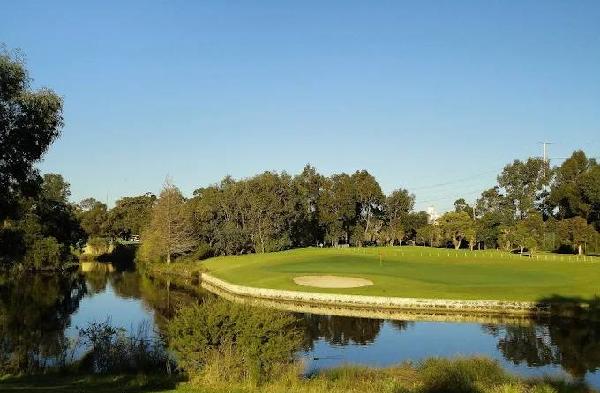 鲸背高尔夫球场 - 高尔夫1球1晚特惠套票-星际高球联盟精选旅游套餐