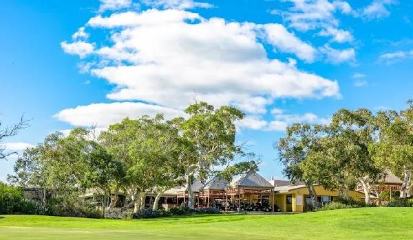 新特里威里纳湾高尔夫球场 - 阳江保利银滩高尔夫套票-海滨高尔夫旅游1球1晚套餐