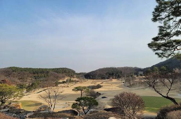 智能堪萨斯大学高尔夫球馆 - undefined