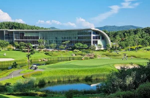 铁俱乐部乡村俱乐部 - 阳江保利银滩高尔夫套票-海滨高尔夫旅游1球1晚套餐