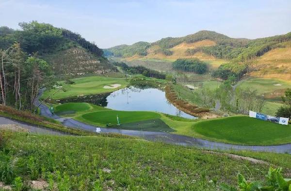 军威卡莱特乡村俱乐部 - 阳江保利银滩高尔夫套票-海滨高尔夫旅游1球1晚套餐