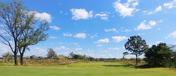 首尔27高尔夫俱乐部 - 阳江保利银滩高尔夫套票-海滨高尔夫旅游1球1晚套餐