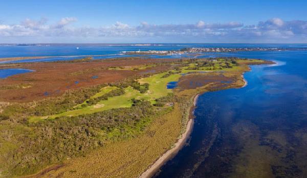 皇后崖高尔夫俱乐部 - 阳江保利银滩高尔夫套票-海滨高尔夫旅游1球1晚套餐