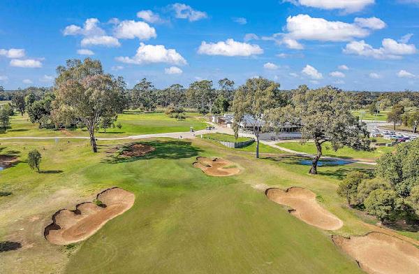 cluBarham高尔夫和体育 - undefined