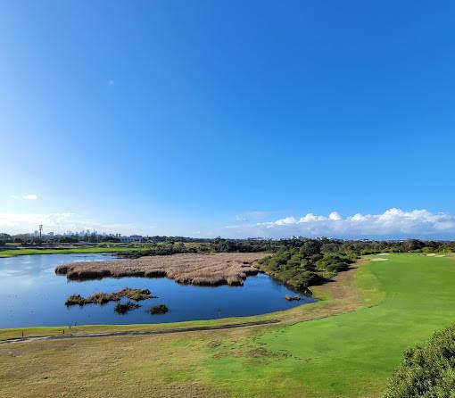 东湖高尔夫俱乐部 - 阳江保利银滩高尔夫套票-海滨高尔夫旅游1球1晚套餐
