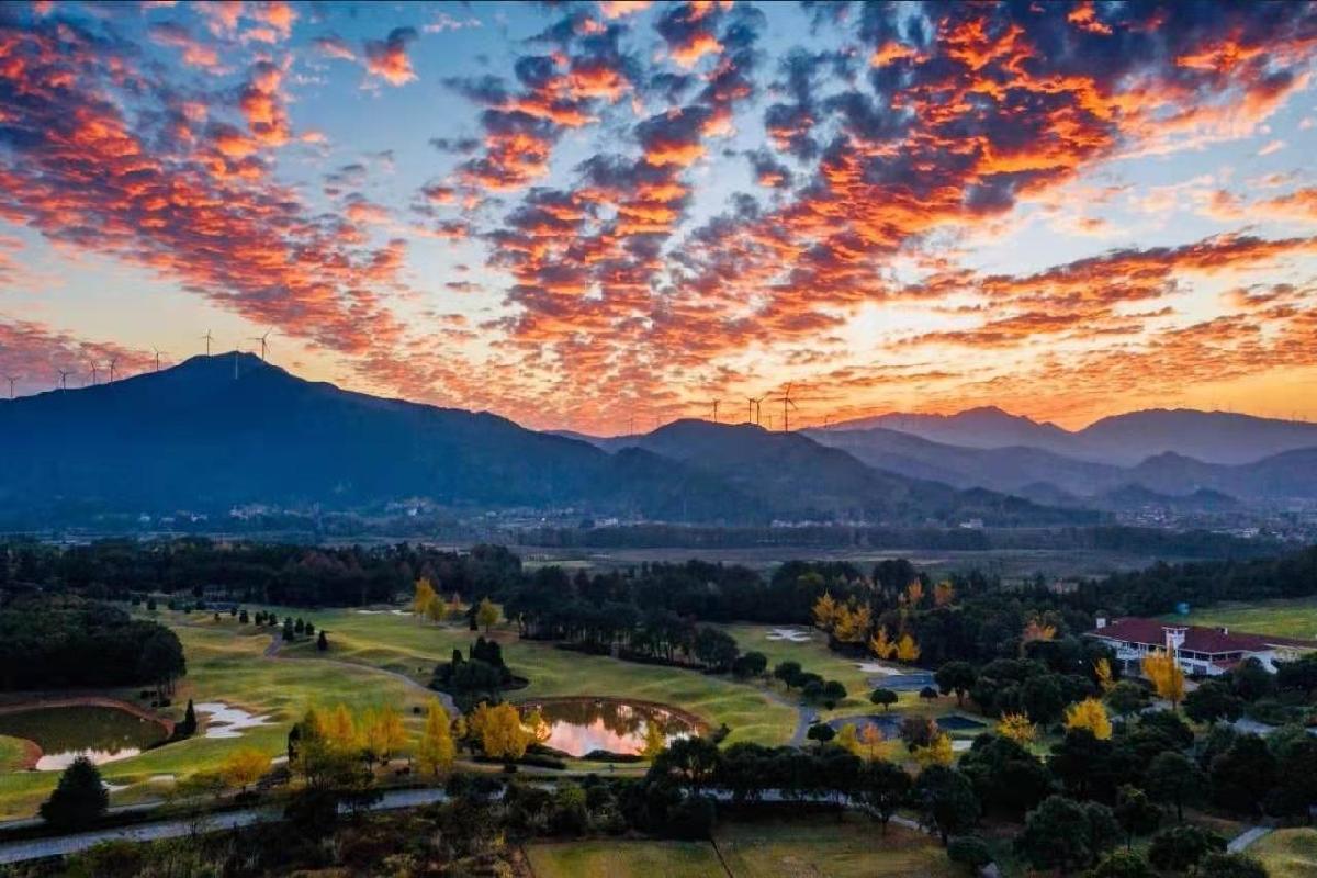 桂林乐满地高尔夫球会 - 全国335座高尔夫球场实时预订-高球爱好者一站式订场平台