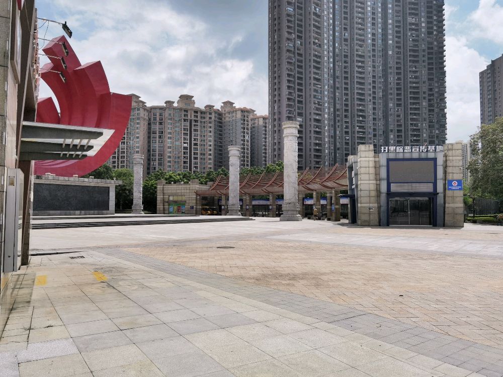 凤城公园 - 全国335座高尔夫球场实时预订-高球爱好者一站式订场平台