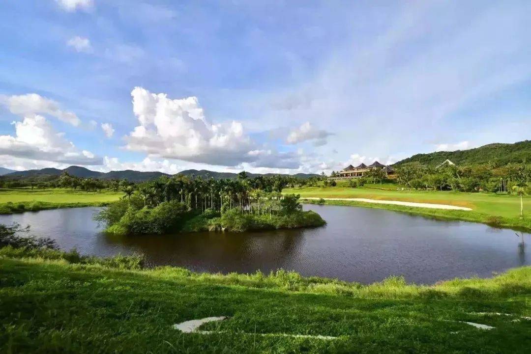 三亚亚龙湾/红峡谷·2球1晚 - 高尔夫1球1晚特惠套票-星际高球联盟精选旅游套餐