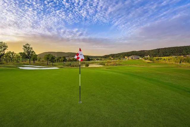 湖北武汉驿山·1球1晚 - 全国335座高尔夫球场实时预订-高球爱好者一站式订场平台