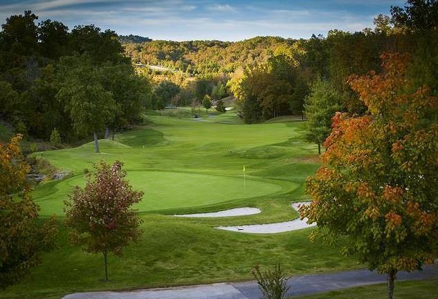 美国轻吟松林高尔夫俱乐部 Whispering Pines Golf Club