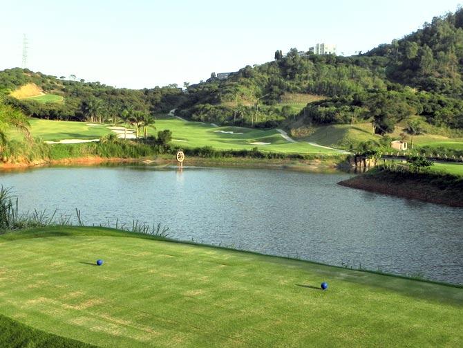 东莞凤凰山·2球1晚 - 全国335座高尔夫球场实时预订-高球爱好者一站式订场平台