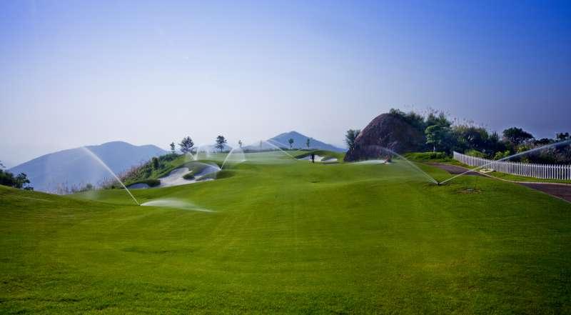 梅州麓湖山·1球1晚 - 全国335座高尔夫球场实时预订-高球爱好者一站式订场平台