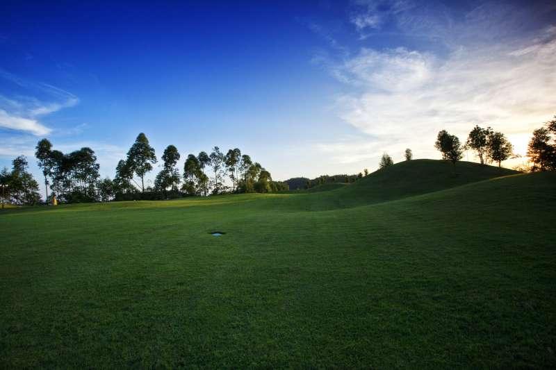 梅州麓湖山·1球1晚 - 深圳观澜湖高尔夫订场服务-广东专业高尔夫预订平台