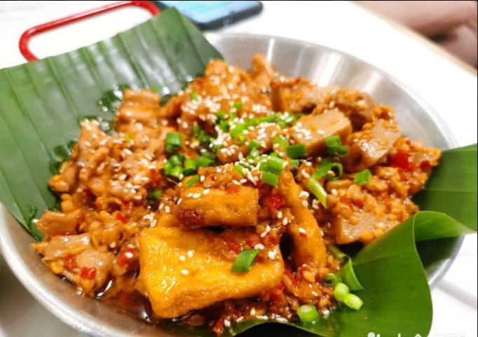 火烧云傣家菜(蓝港店) - 高尔夫1球1晚特惠套票-星际高球联盟精选旅游套餐