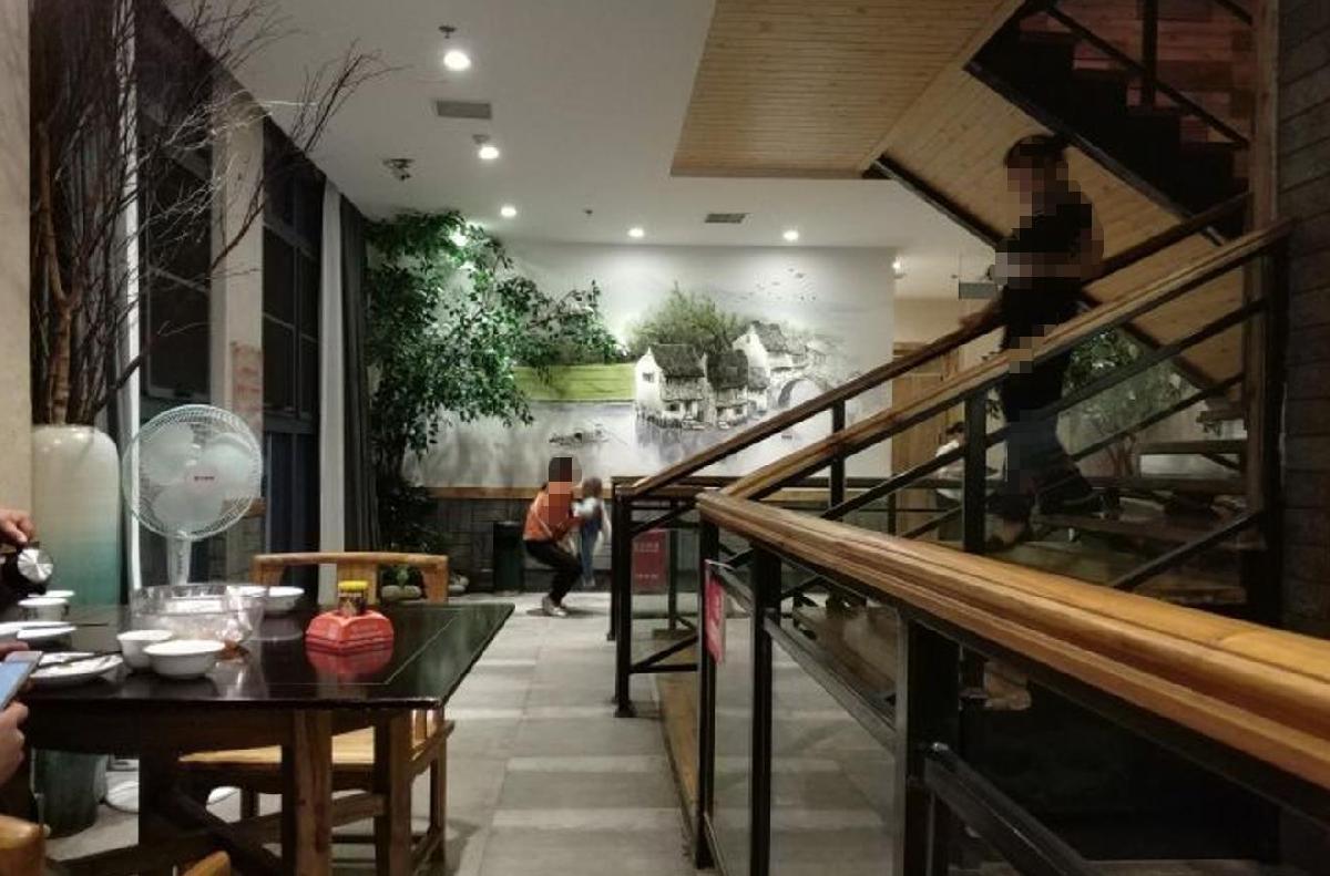 万家灯火景观餐厅 - 高尔夫1球1晚特惠套票-星际高球联盟精选旅游套餐