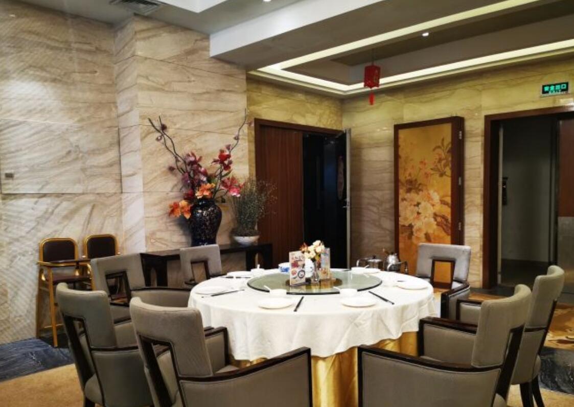 国龙大酒店·中餐厅 - 高尔夫1球1晚特惠套票-星际高球联盟精选旅游套餐
