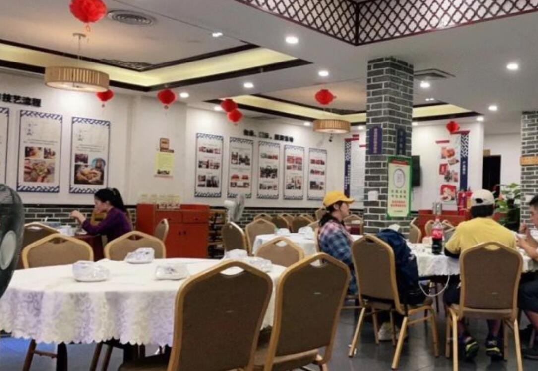 新粤西楼纸包鸡餐厅（麦劲堡丽港店） - 高尔夫1球1晚特惠套票-星际高球联盟精选旅游套餐