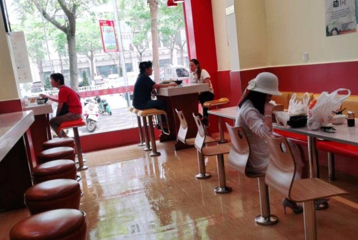 黄李记桂柳螺蛳粉（三中路总店） - 海口观澜湖高尔夫球场预订-海南高尔夫旅游攻略推荐