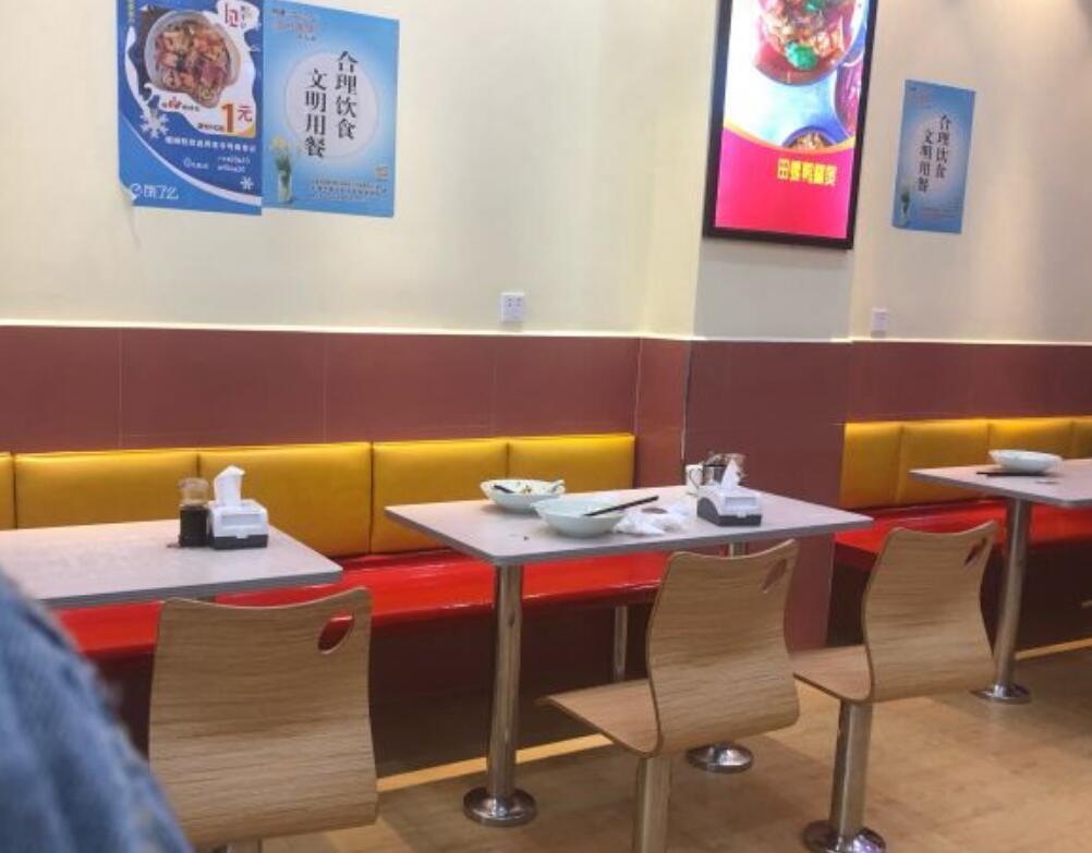 黄李记桂柳螺蛳粉（三中路总店） - 全国335座高尔夫球场实时预订-高球爱好者一站式订场平台