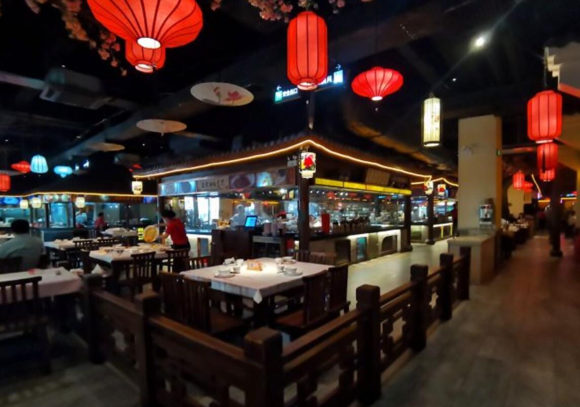 食悦围城·龙虾馆（万江店） - 星际高球联盟-中国精英人士高尔夫旅游度假实景