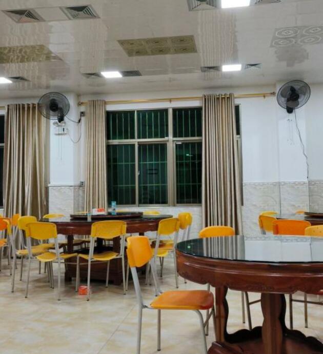井珠阁海鲜饭店（小径湾十里银滩店） - 海口观澜湖高尔夫球场预订-海南高尔夫旅游攻略推荐
