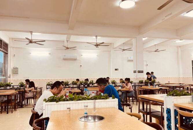 农夫椰子鸡（石梅湾店） - 全国335座高尔夫球场实时预订-高球爱好者一站式订场平台