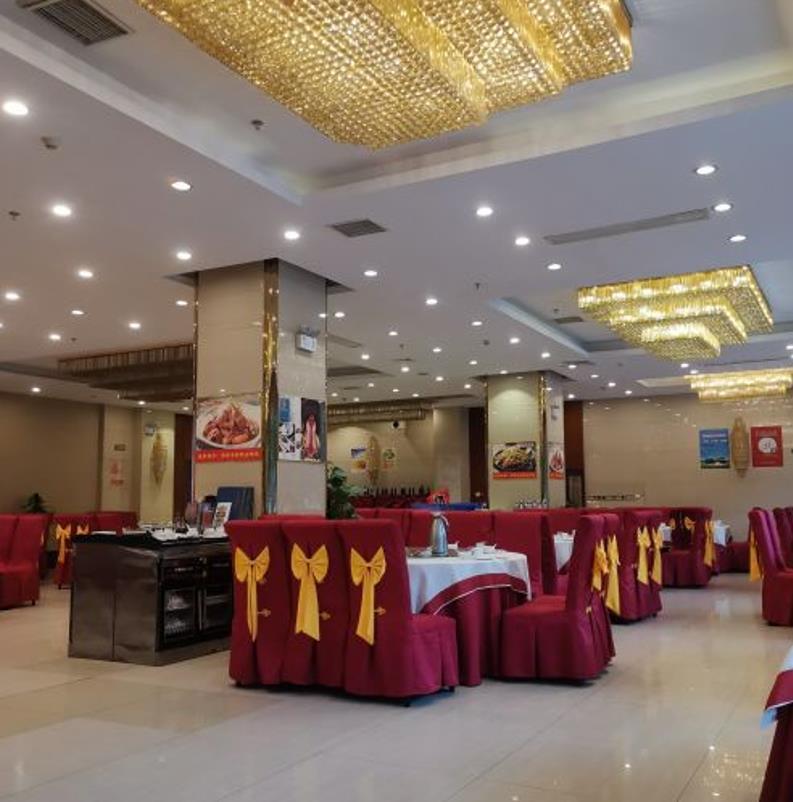 鸿运天外天烤鸭店 - 高尔夫1球1晚特惠套票-星际高球联盟精选旅游套餐