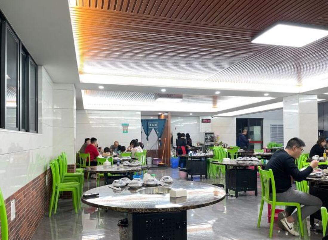 蔡社牛肉城（龙湖店） - 全国335座高尔夫球场实时预订-高球爱好者一站式订场平台