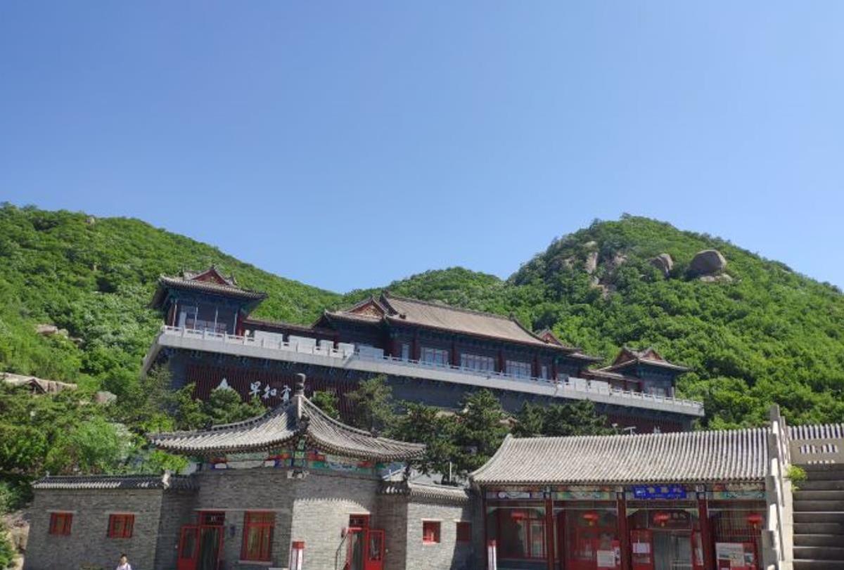 荷塘月色饭店（盘山分店） - 全国335座高尔夫球场实时预订-高球爱好者一站式订场平台