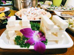 萌哒哒椰子鸡(亚龙湾店) - 全国335座高尔夫球场实时预订-高球爱好者一站式订场平台