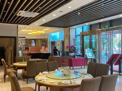 新人人海鲜酒楼(经开区店) - 阳江保利银滩高尔夫套票-海滨高尔夫旅游1球1晚套餐